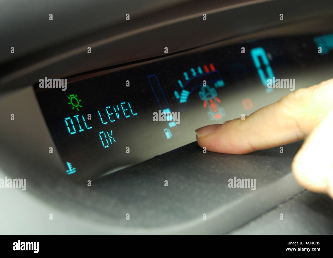 Oil warning light hires stock photography and images Alamy