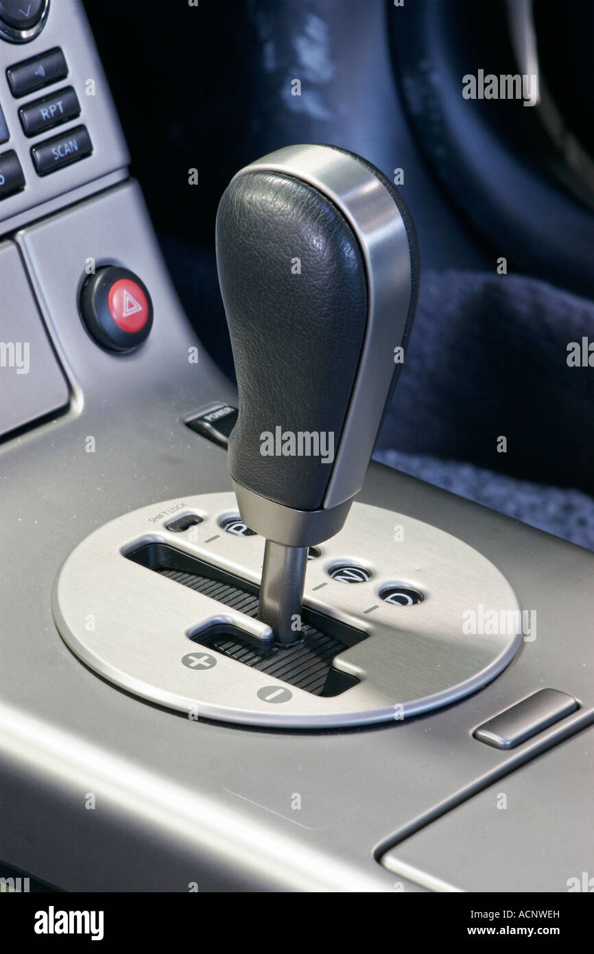 gearstick and gear selection system in an automatic Nissan V35