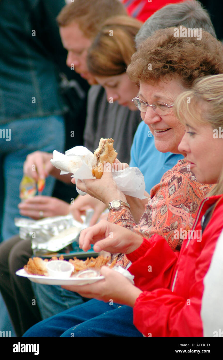 Community cooker hi-res stock photography and images - Alamy