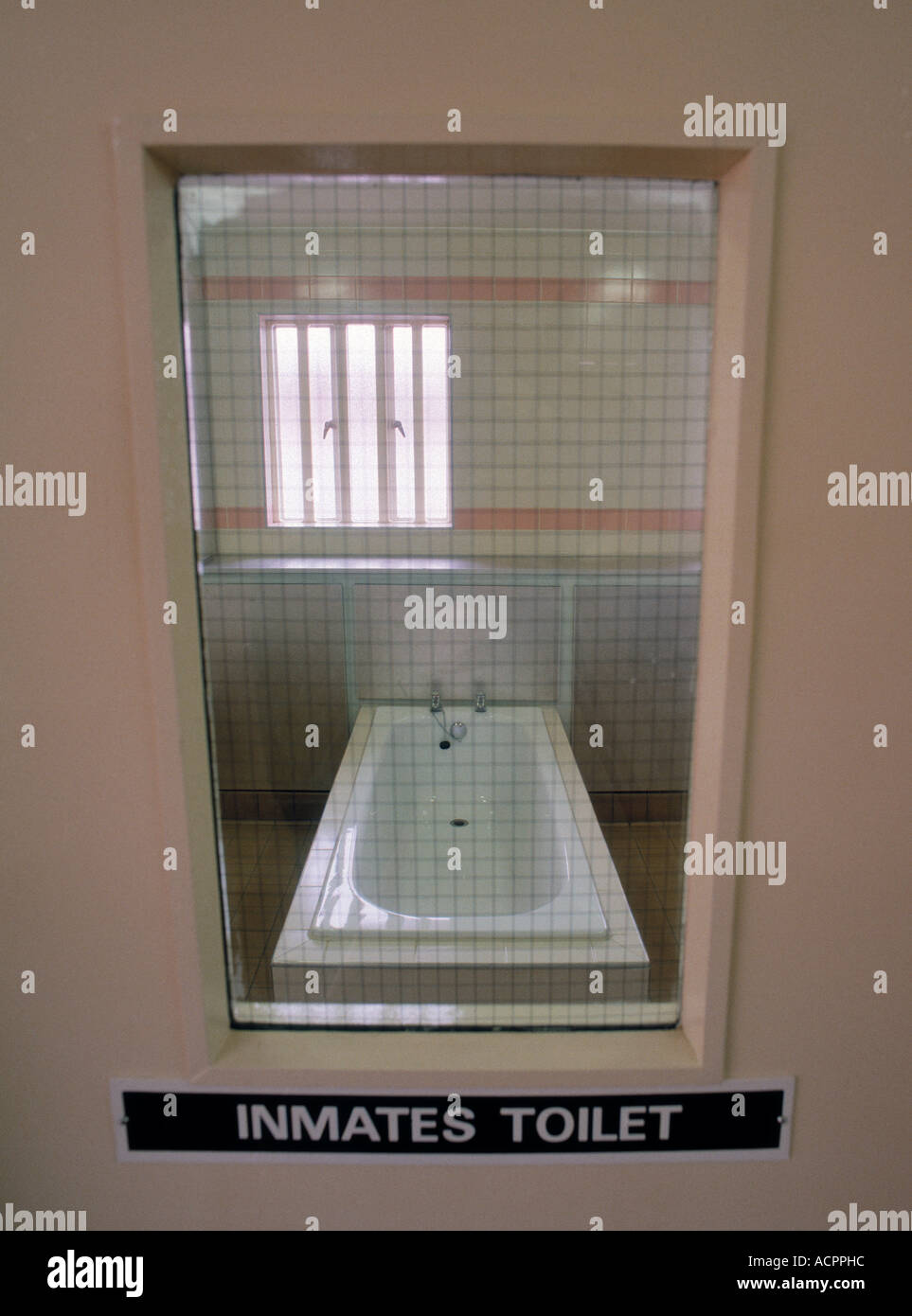 Prisoners bathroom at Bedford Prison Stock Photo