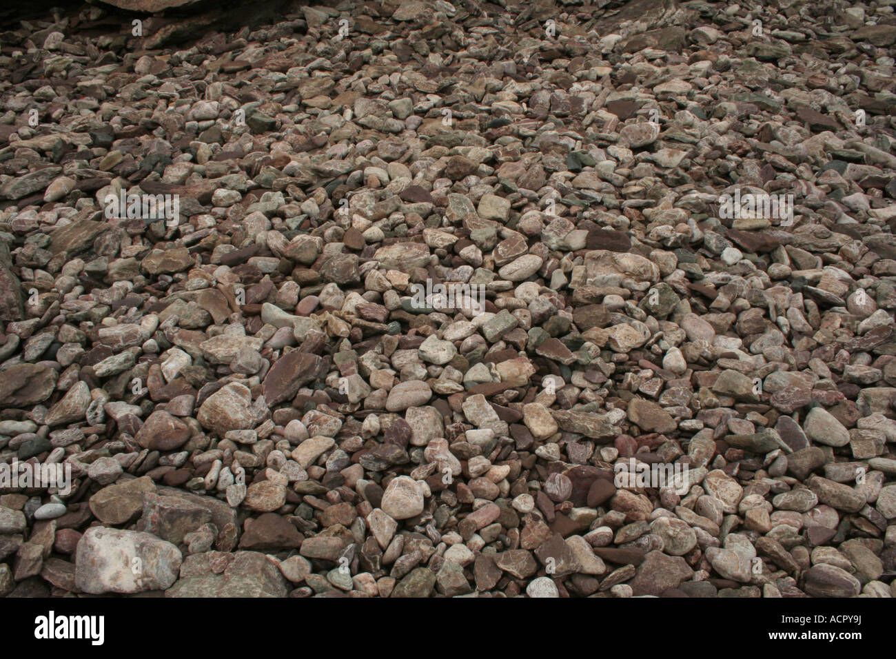Scotch Lake Rocks Rocks and pebbles on the Lake Superior shoreline Stock Photo - Alamy
