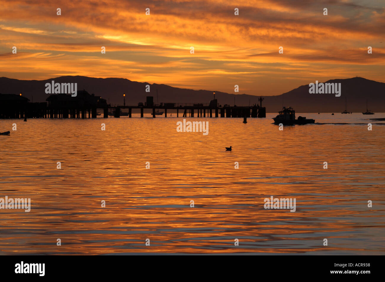 Stearns wharf at sunrise hi-res stock photography and images - Alamy