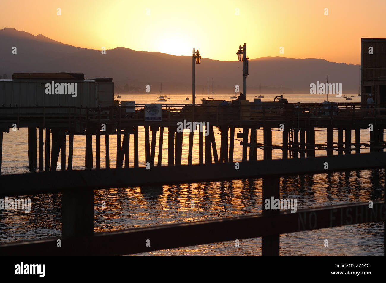 Stearns wharf at sunrise hi-res stock photography and images - Alamy
