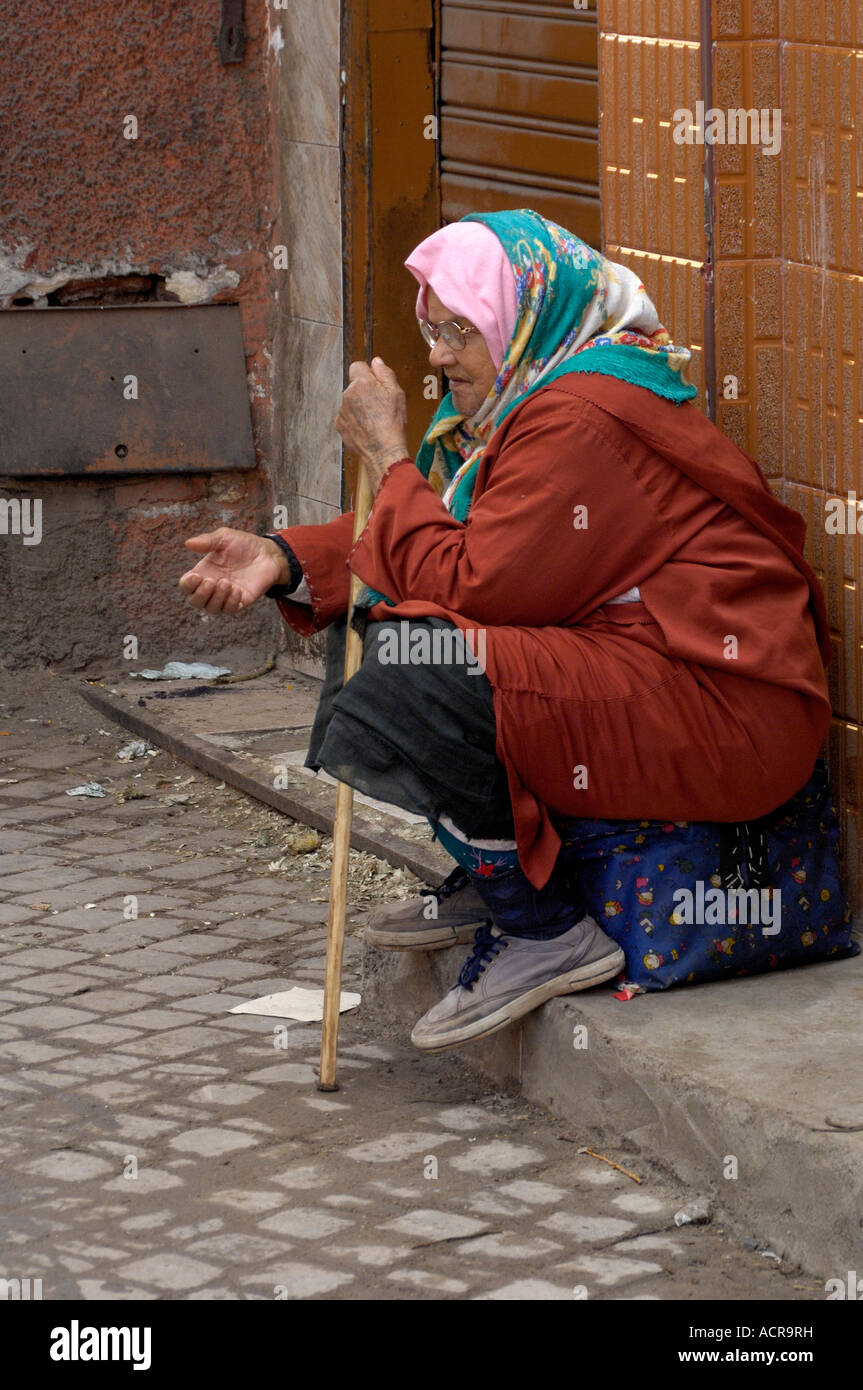 Lady Beggar High Resolution Stock Photography and Images Alamy