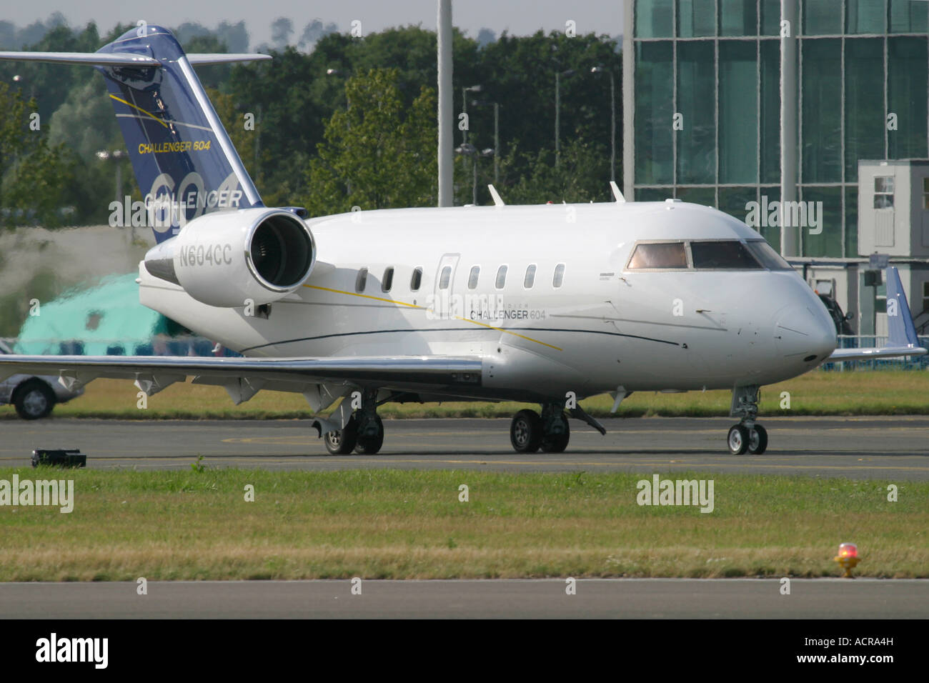 Business jet Bombardier Aerospace Corp. Canadair CL-600-2B16 Challenger 604 Stock Photo