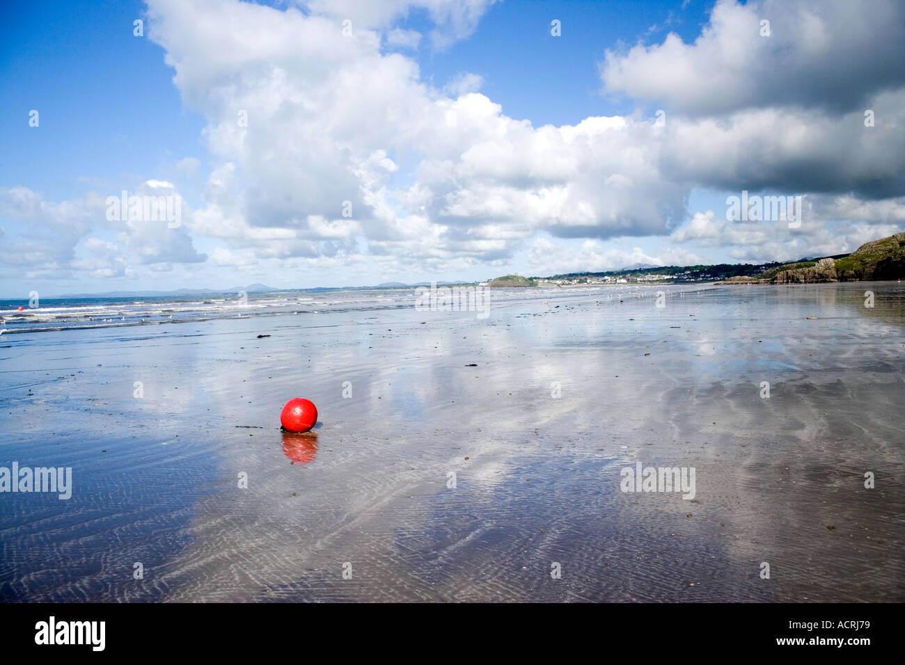 Criccieth Castle from Black Rock sands North Wales Stock Photo - Alamy