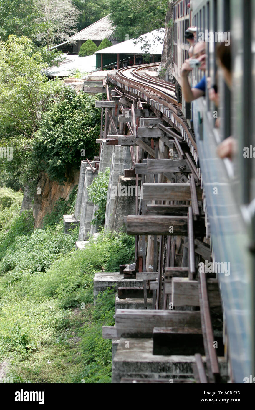 Build bridge ww2 hi-res stock photography and images - Alamy