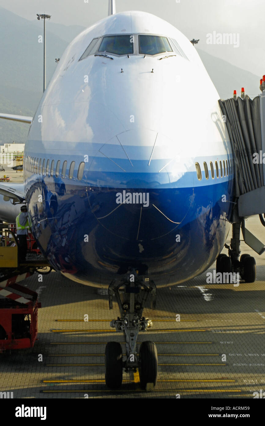 United Airlines Boeing 747-400 in Hong Kong Stock Photo - Alamy