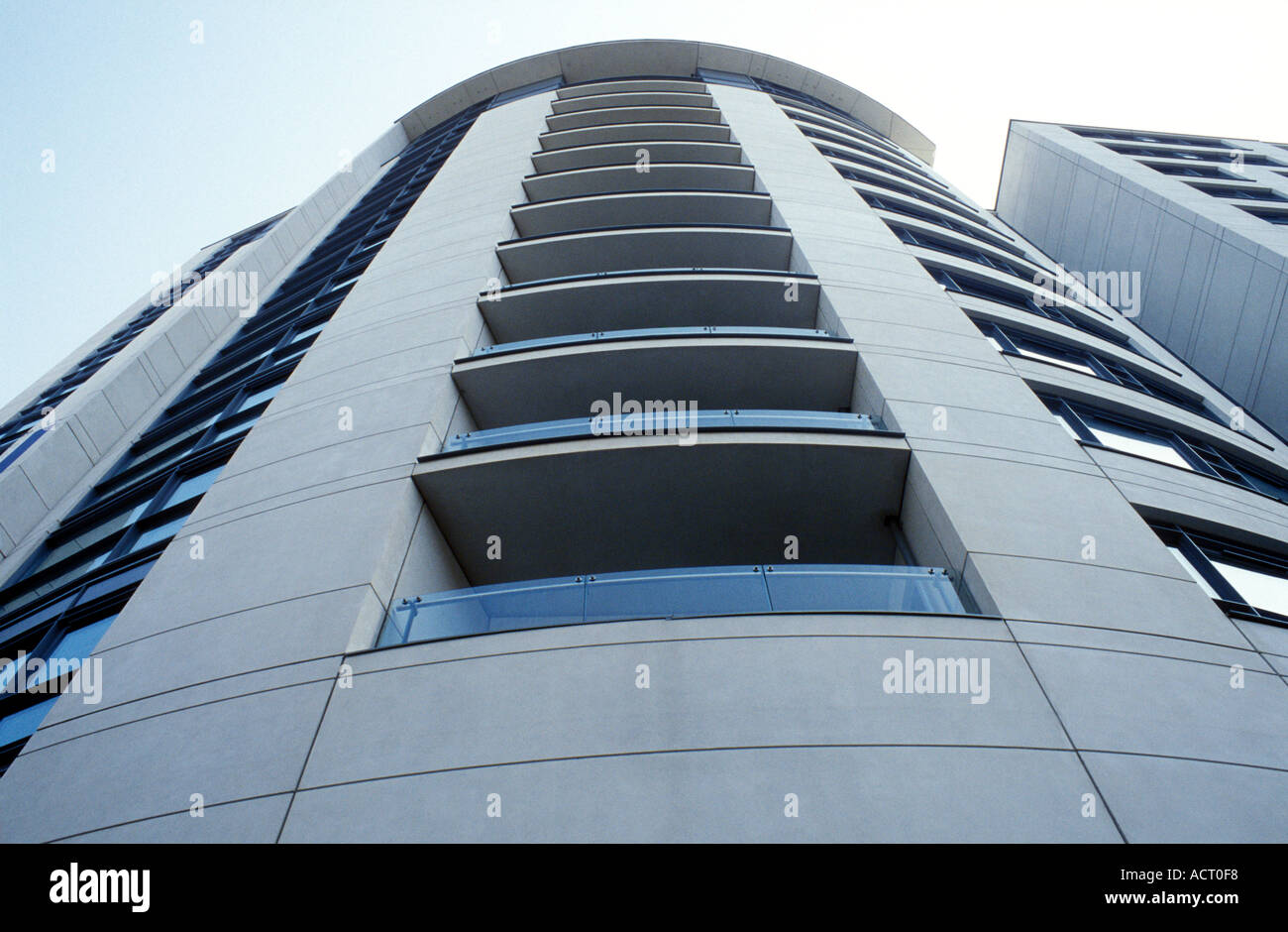 Outdoors residential block hi-res stock photography and images - Alamy