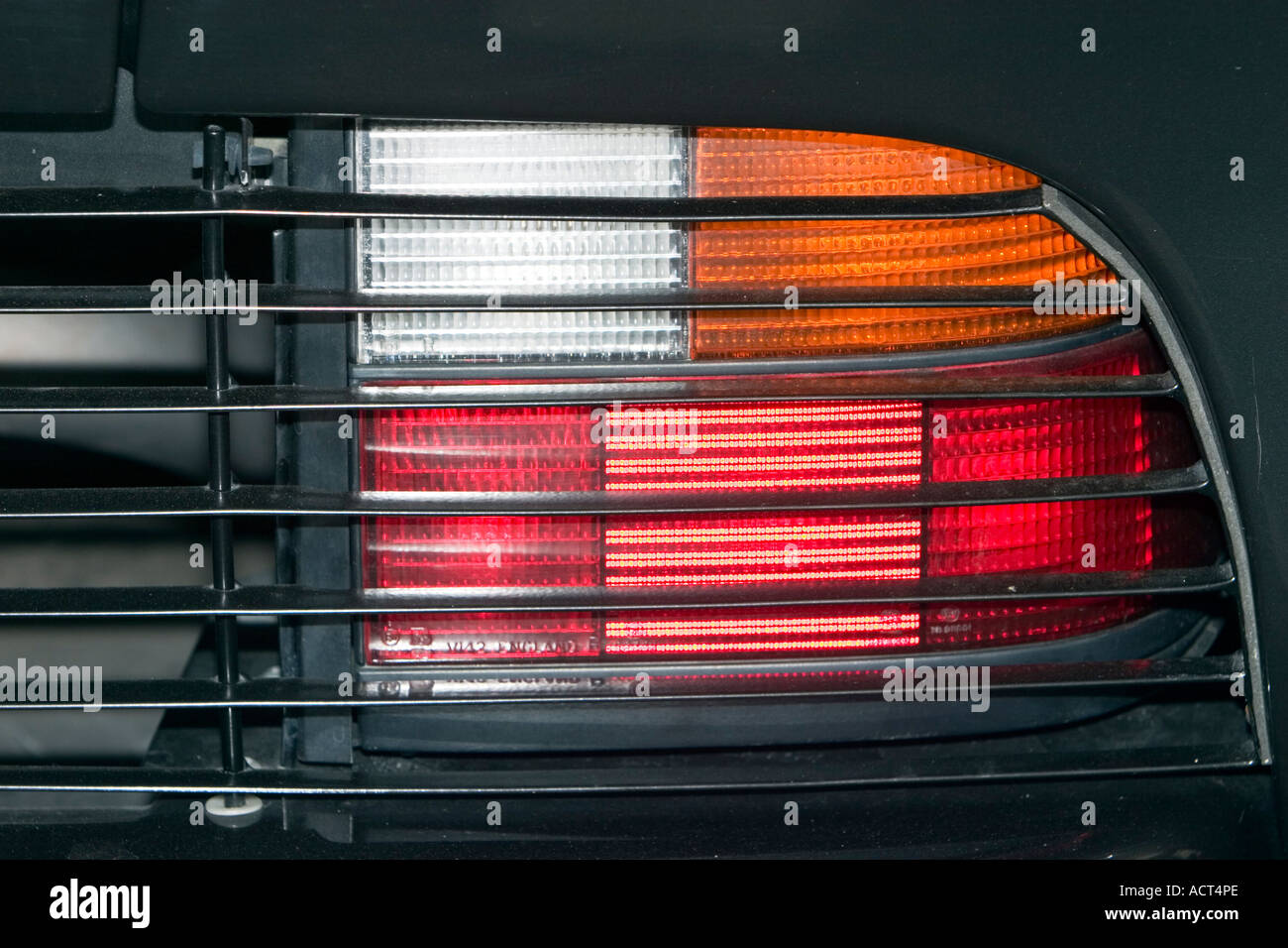 Perforering jernbane støvle Jaguar XJ220 rear light cluster Stock Photo - Alamy