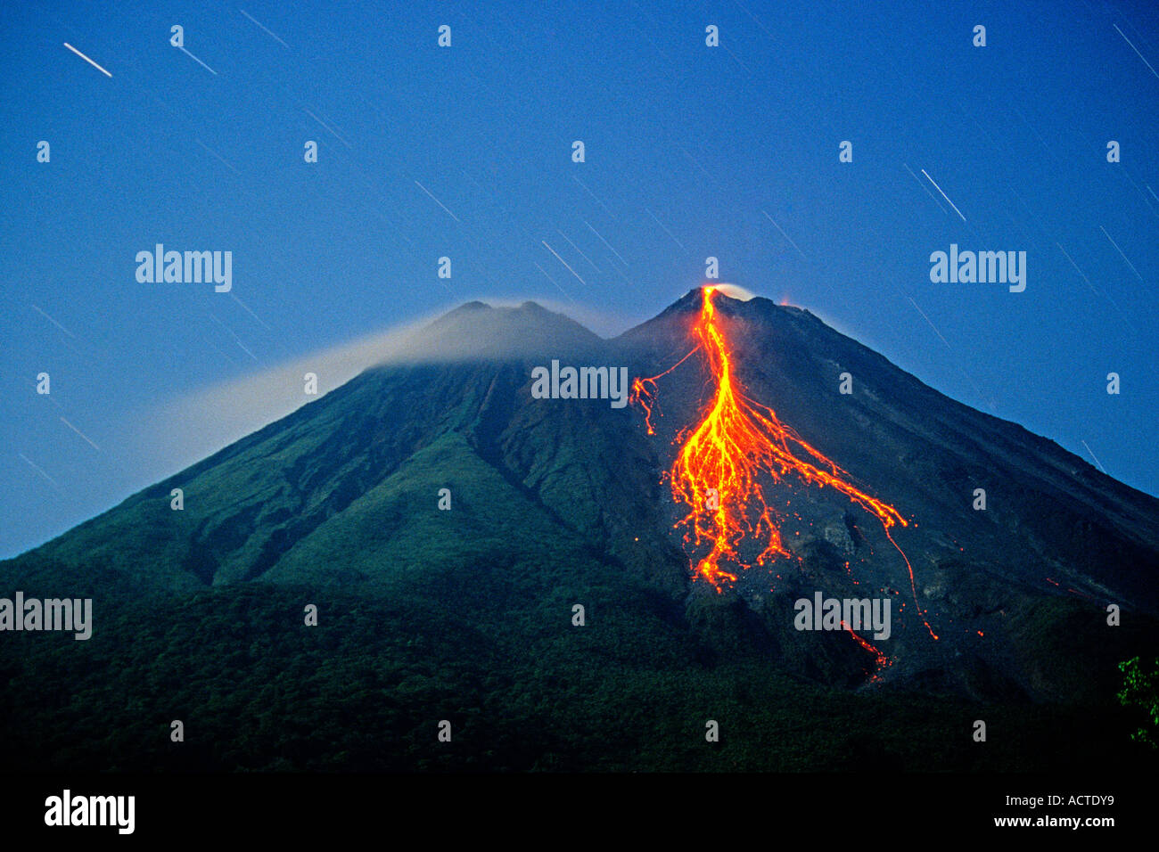 Mount Arenal Volcano, Costa Rica Stock Photo - Alamy