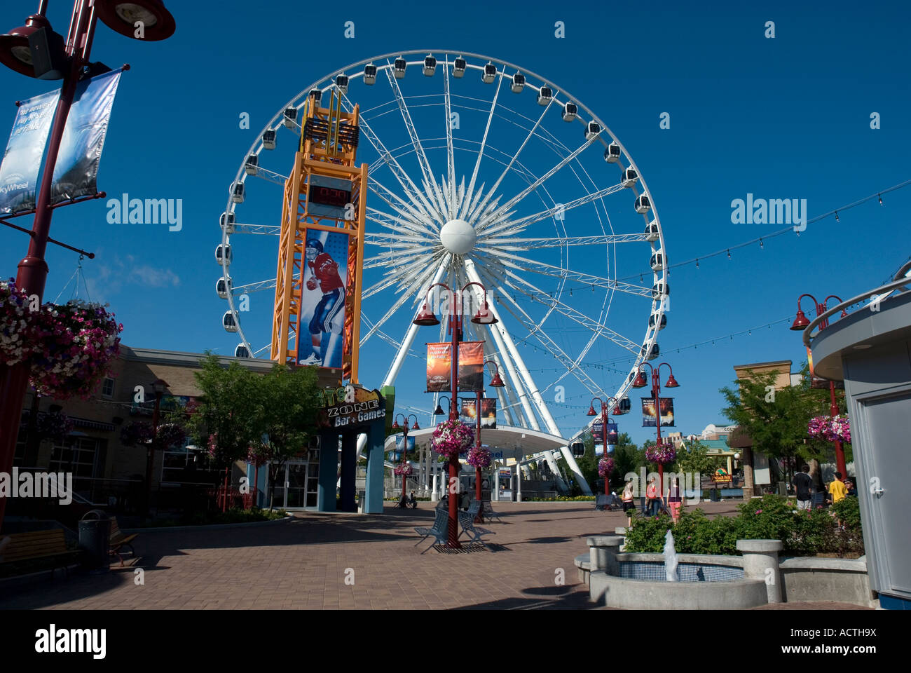 Ferris wheel on Clifton Hill entertainment district in Niagara Falls Ontario Stock Photo Alamy