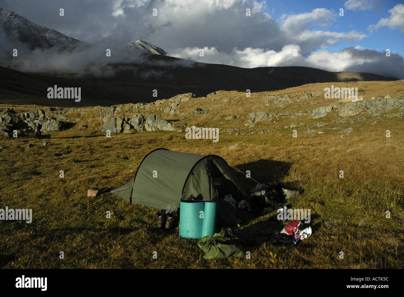 Camping in the mongolian steppe hi-res stock photography and images - Alamy