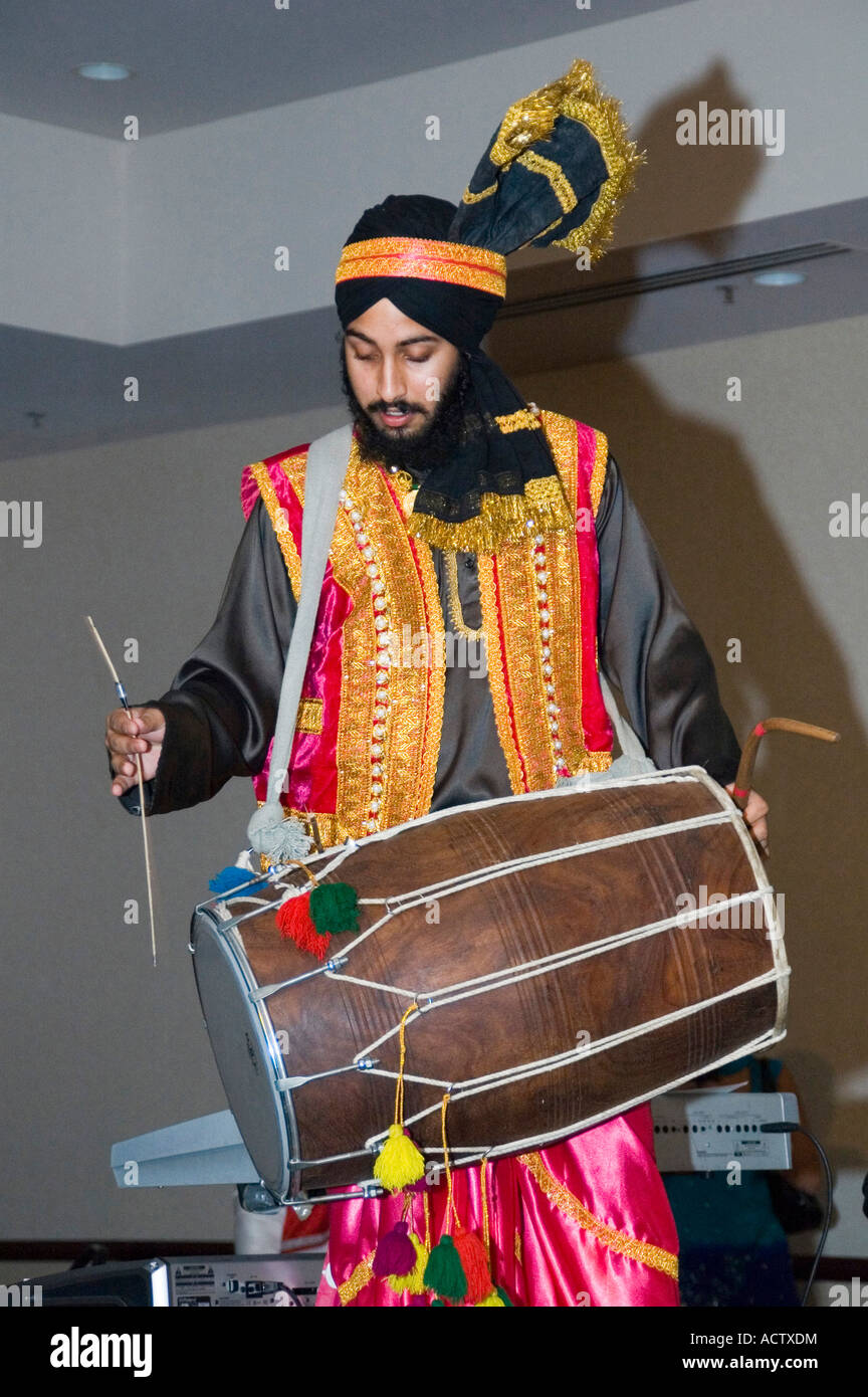 Dhol drum dance hires stock photography and images Alamy