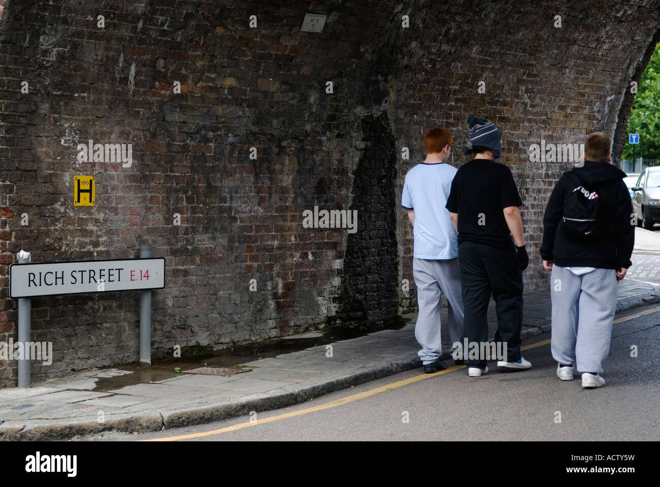 london-rich-poor-hi-res-stock-photography-and-images-alamy