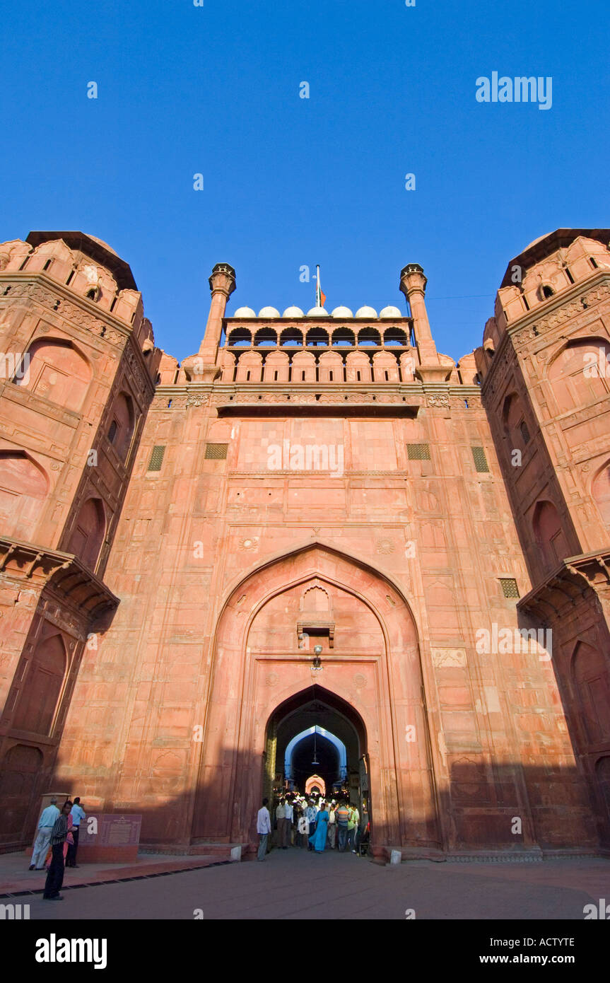 A wide angle view of the main entrance into the Chatta Chowk covered arcade inside the Red Fort (Lal Qila). Stock Photo