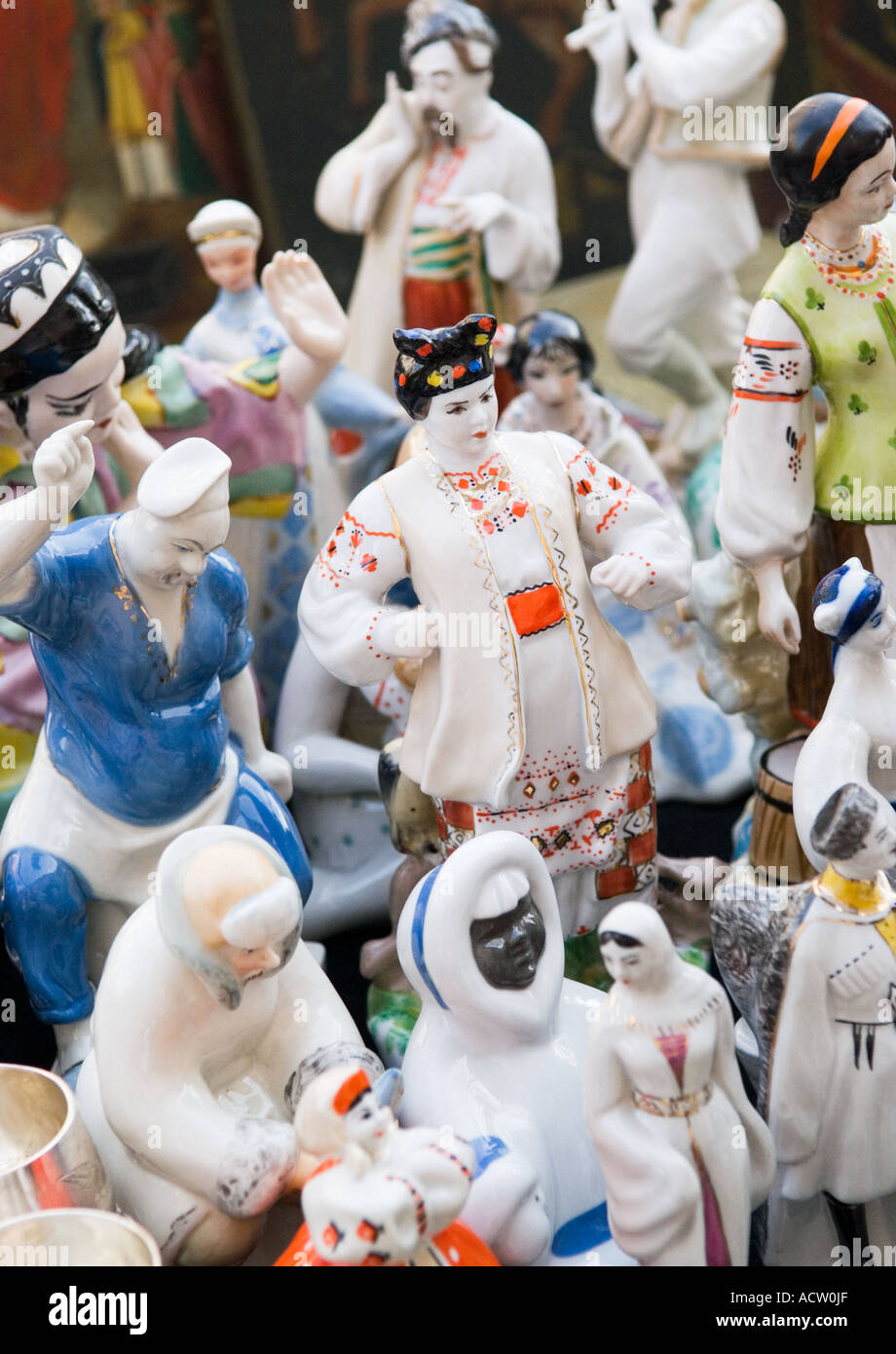 Ceramic figurines hires stock photography and images Alamy