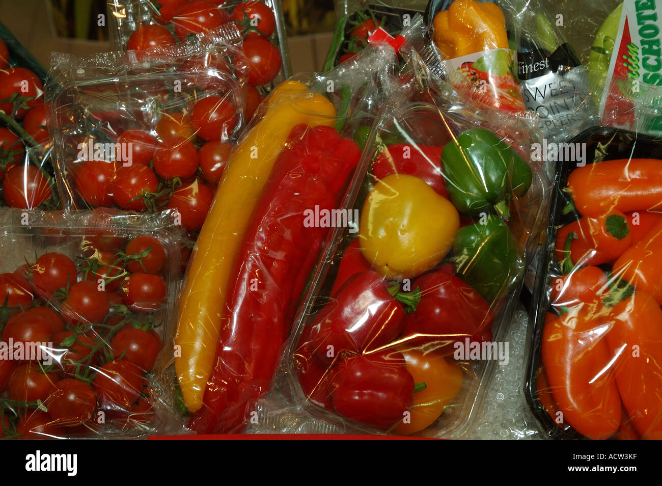 Vegetables packed in plastic containers Stock Photo Alamy