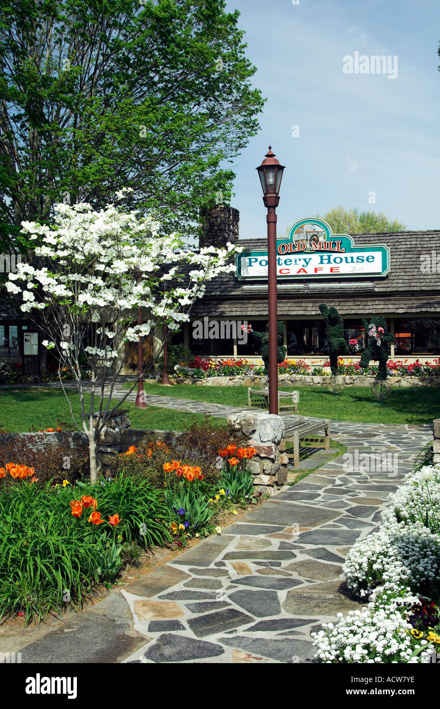 The Pottery House cafe restaurant with spring blossoms at Pigeon Tennessee USA Stock Photo