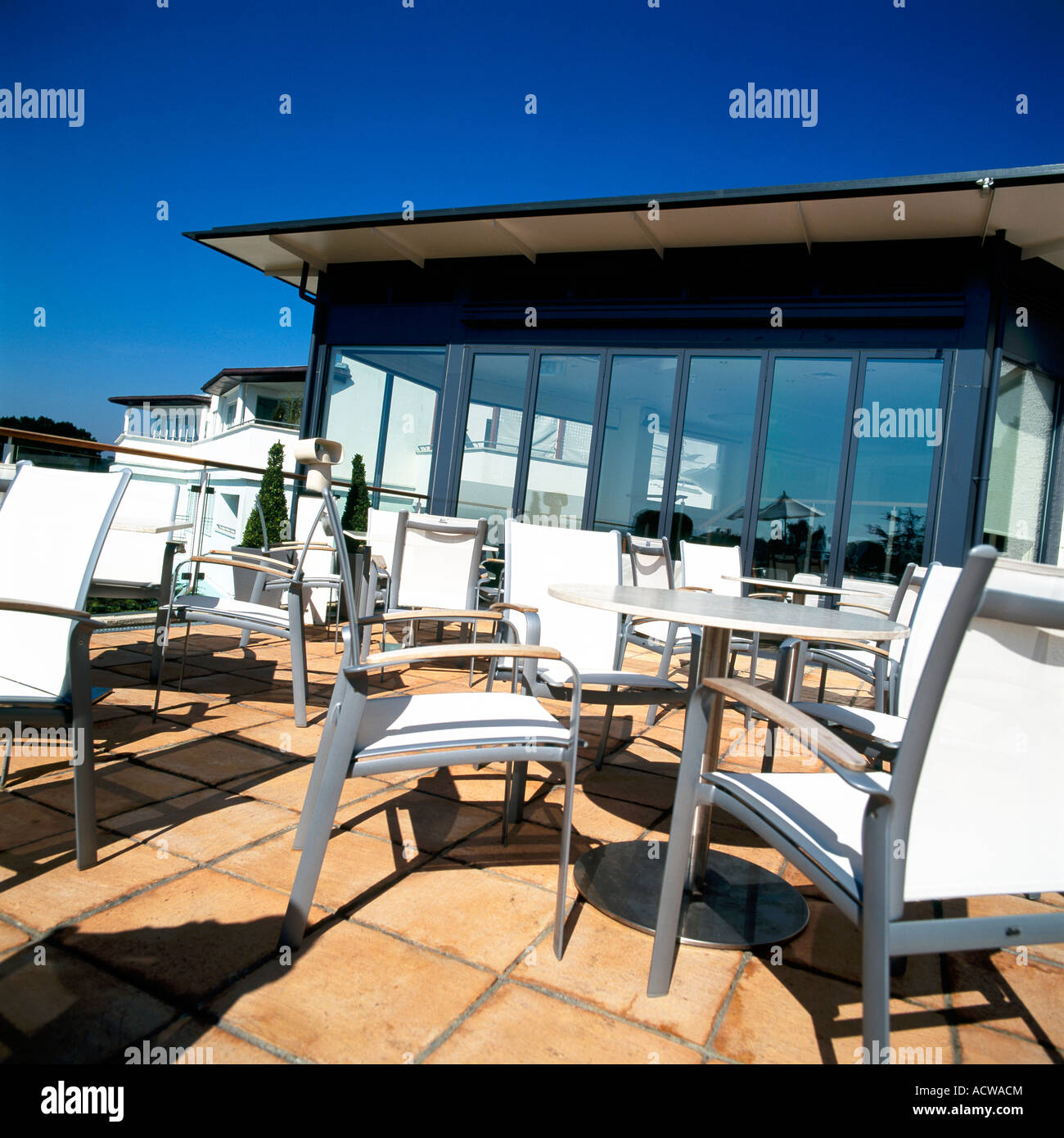 Alfresco cafe restaurant terraces hi-res stock photography and images ...