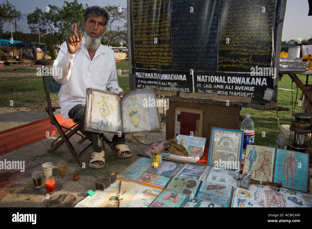 Indian medicine man hi-res stock photography and images - Alamy