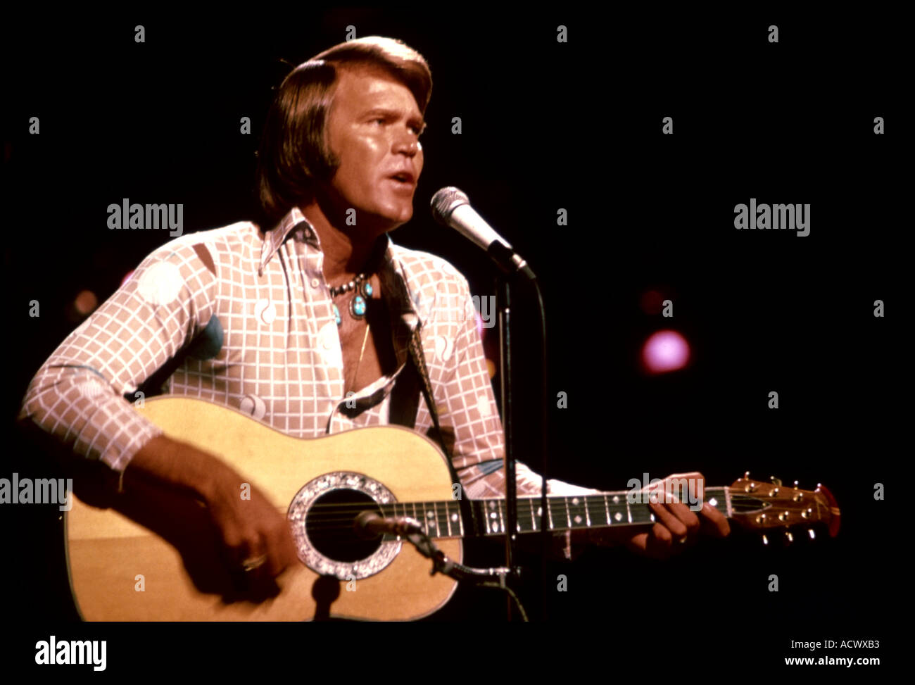 GLEN CAMPBELL US singer Stock Photo - Alamy