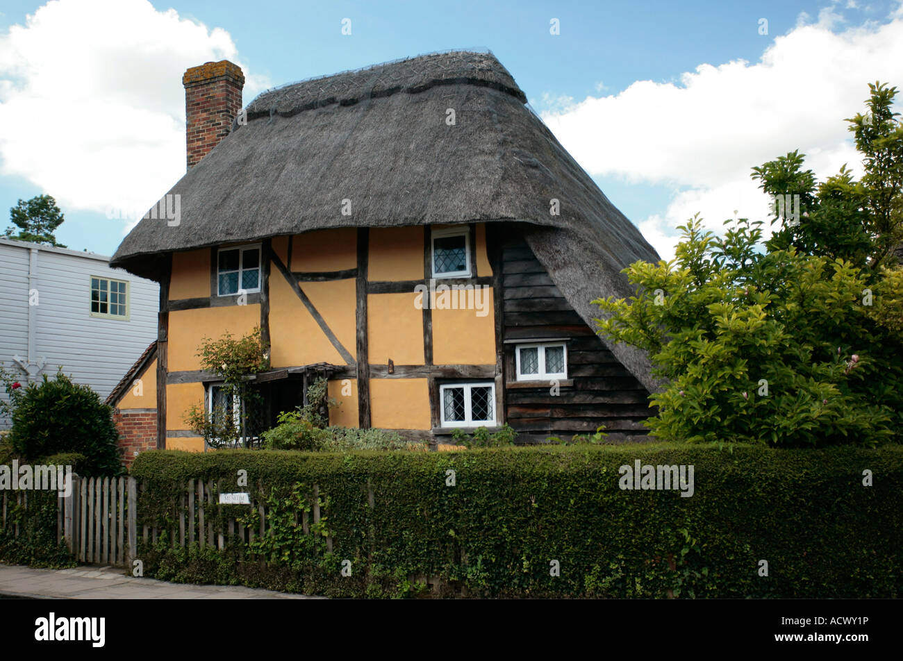 Saxon Cottage a traditional timber framed thatched cottage in Steyning