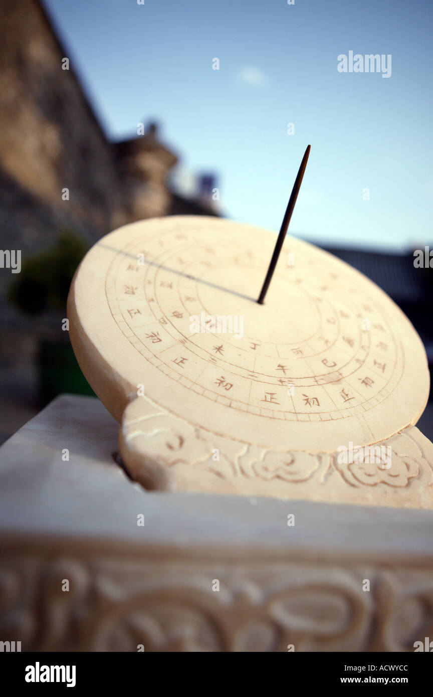 Sundial hires stock photography and images Alamy