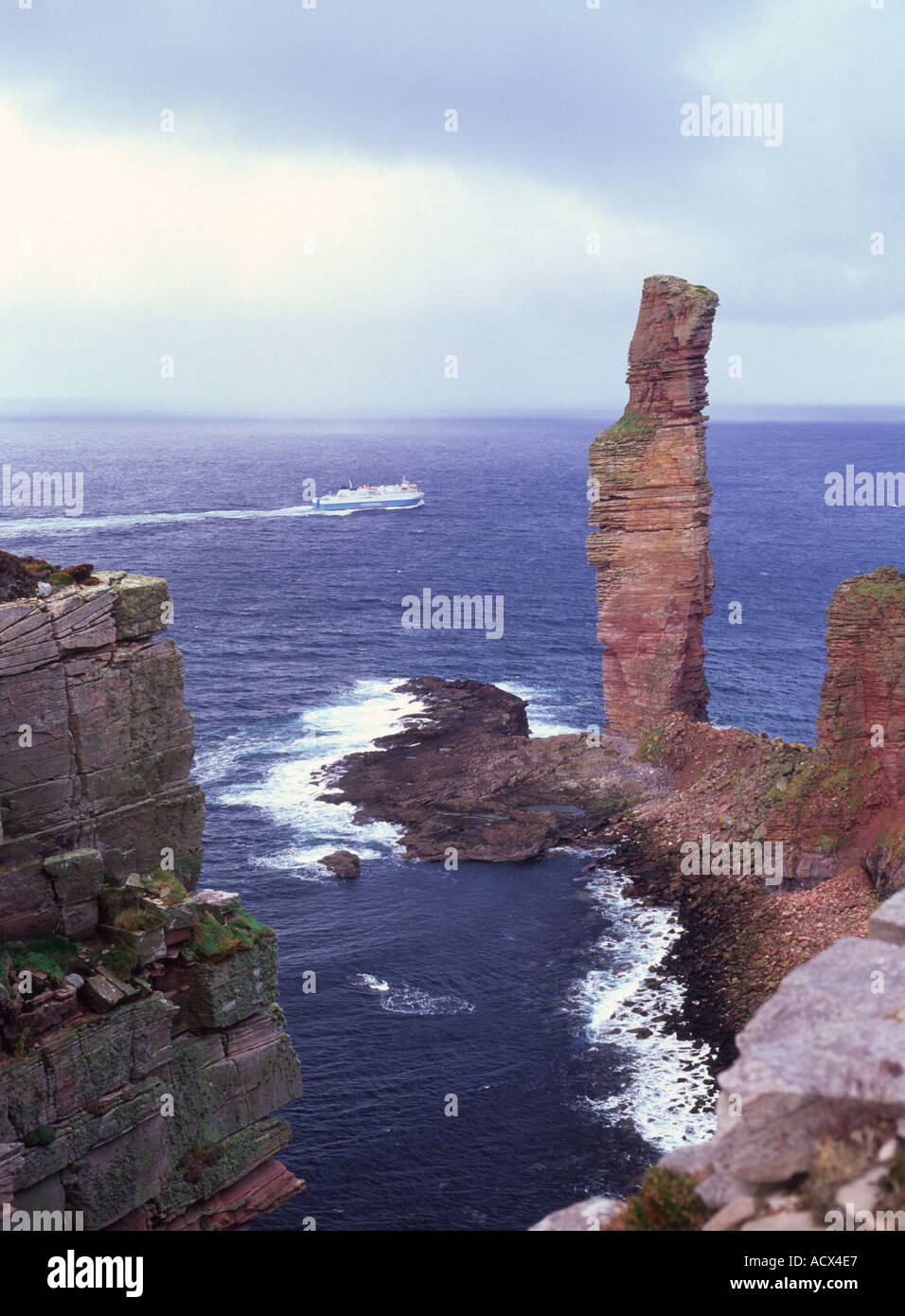 Old man of hoy ferry hi-res stock photography and images - Alamy