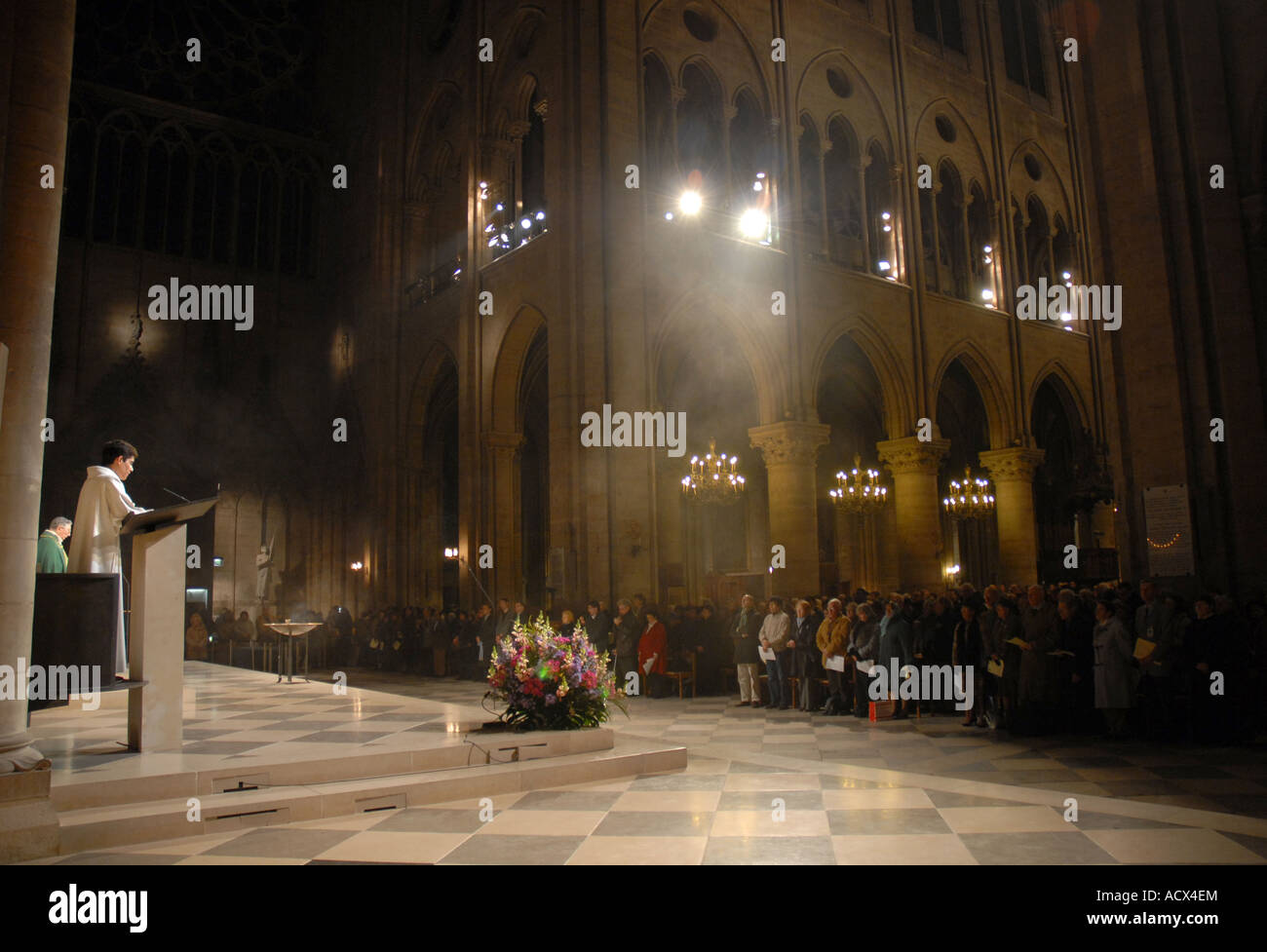Mass in Notre Dame at christmas in, paris, france Stock Photo Alamy