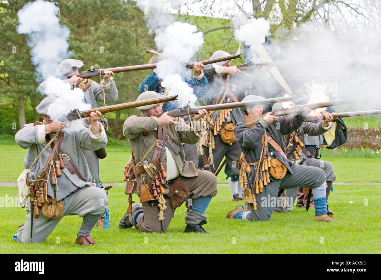 Uniform fire muskets hi-res stock photography and images - Alamy