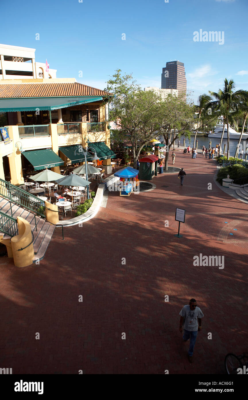 View of las olas riverwalk marketplace in the early evening fort
