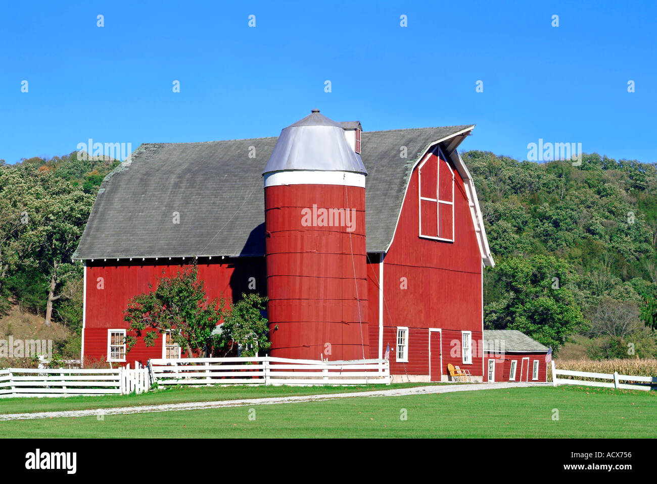 Silos and barn on rural agricultural farm in Minnesota Stock Photo - Alamy
