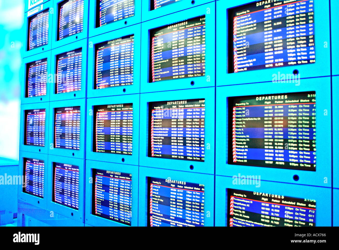 Multiple CRT TV monitors at airport Stock Photo Alamy