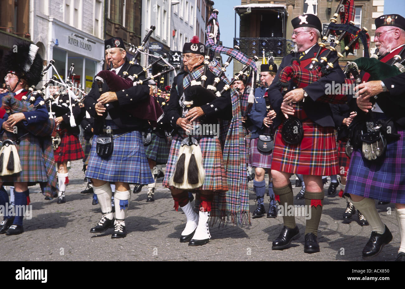Massed pipes and drums hires stock photography and images Alamy