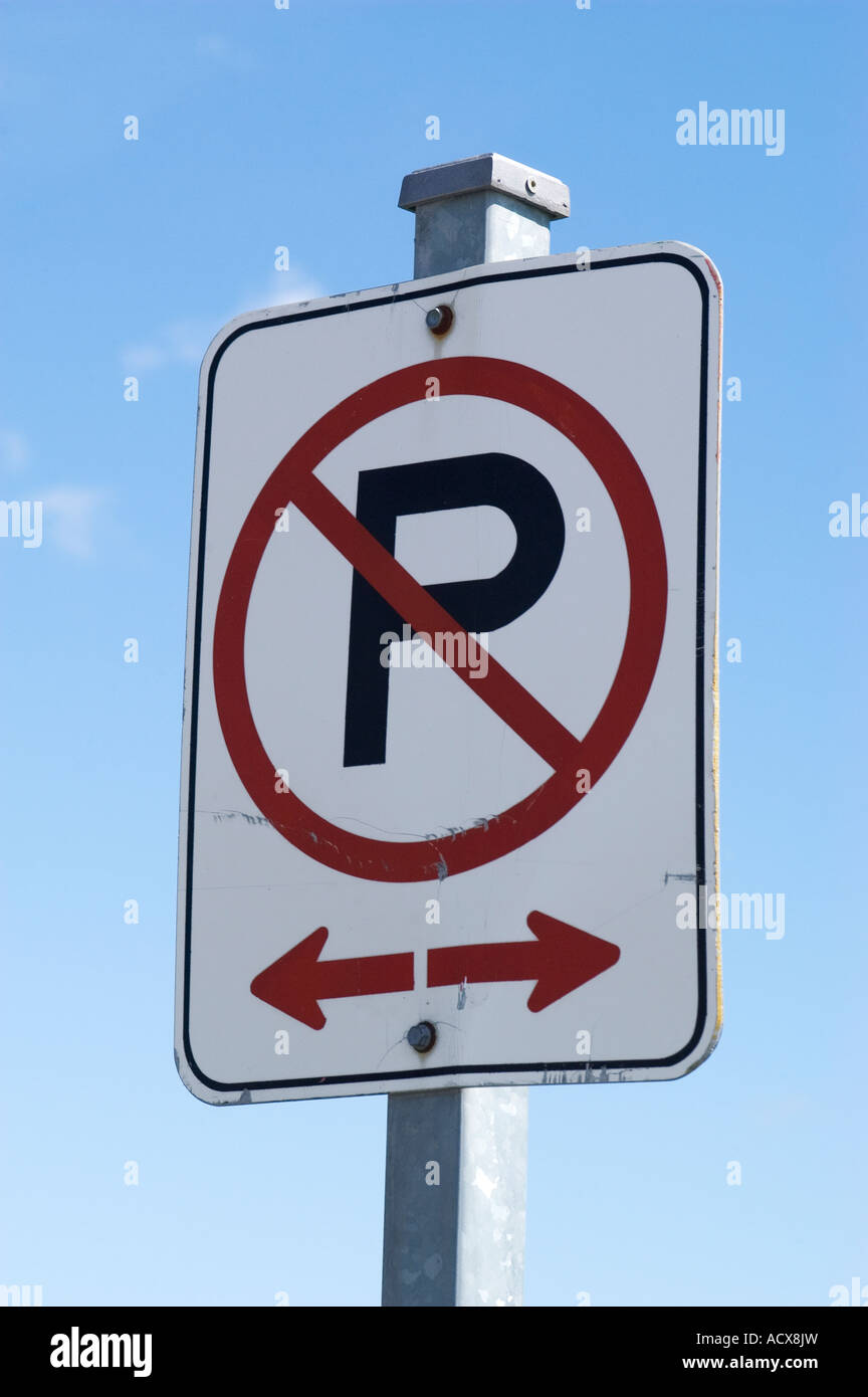 Red blue no parking hi-res stock photography and images - Alamy