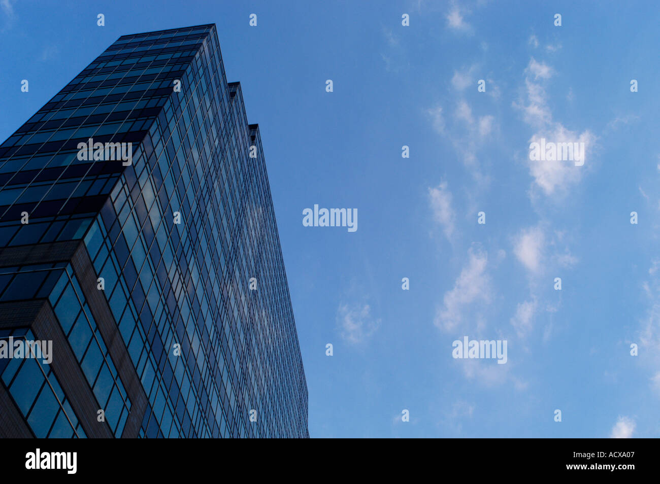 Sky office tower hi-res stock photography and images - Alamy