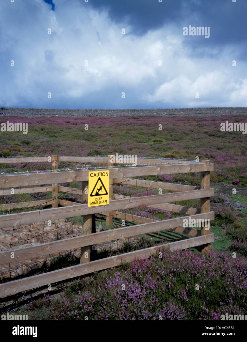 warning-sign-at-capping-of-an-old-mine-shaft-blanchland-moor