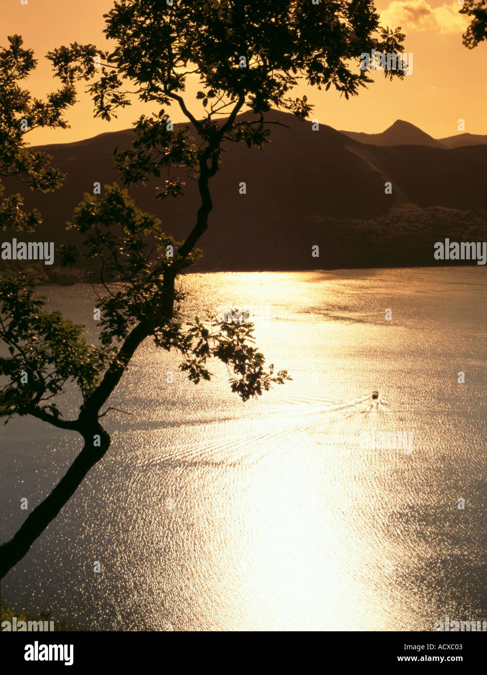 Sunlight on fellside hires stock photography and images Alamy