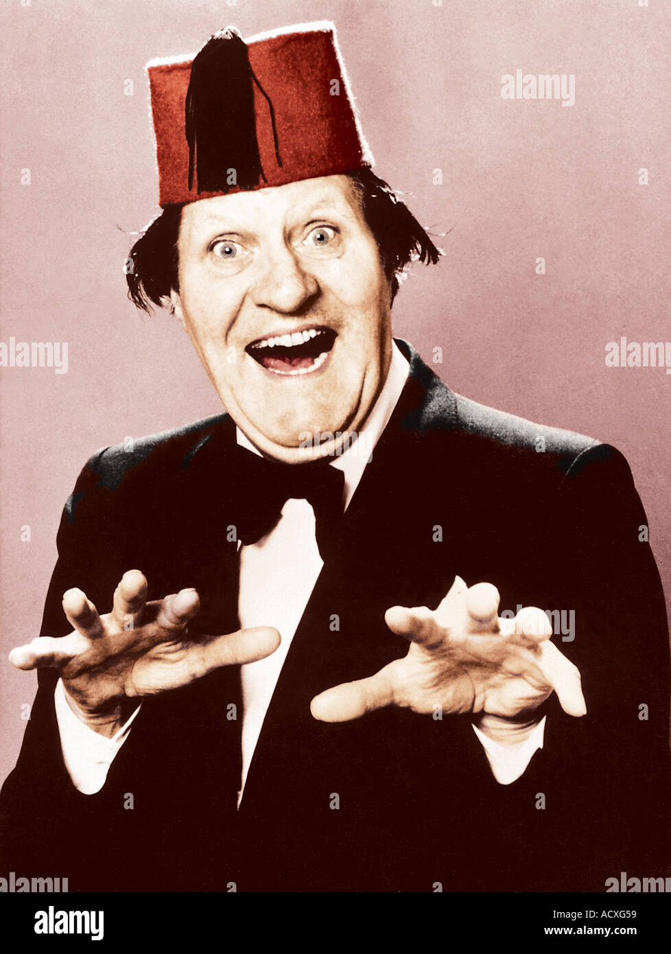 Tommy cooper hi-res stock photography and images - Alamy