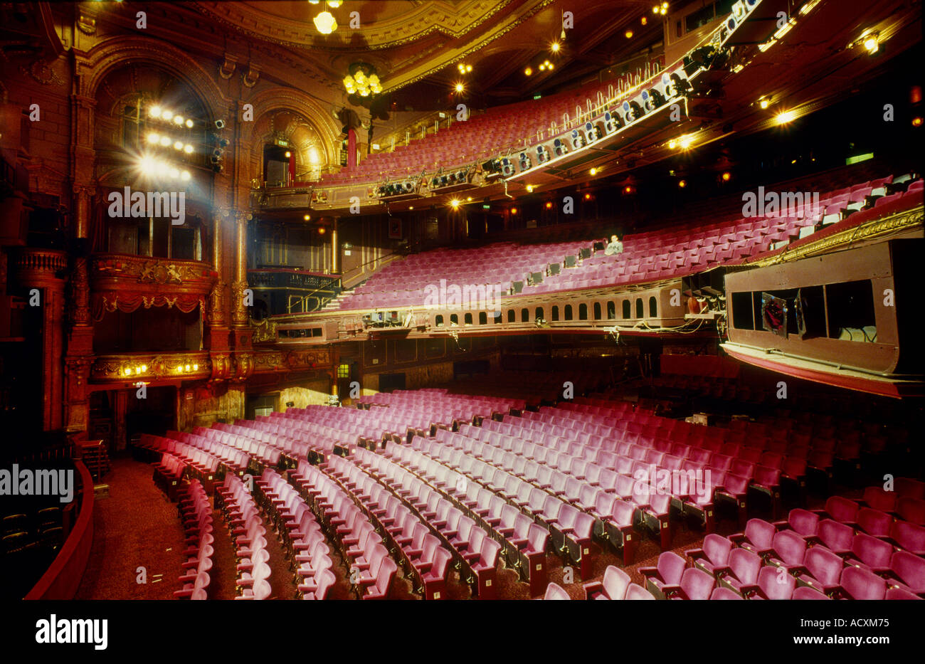 The london palladium theatre hi-res stock photography and images - Alamy