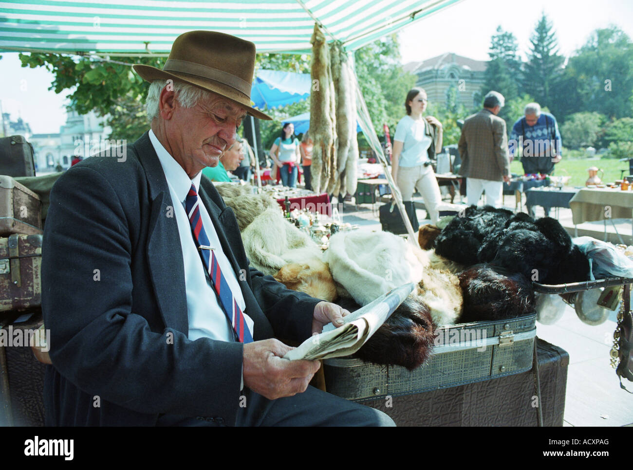 Elderly man suit 70 years old hi-res stock photography and images - Alamy