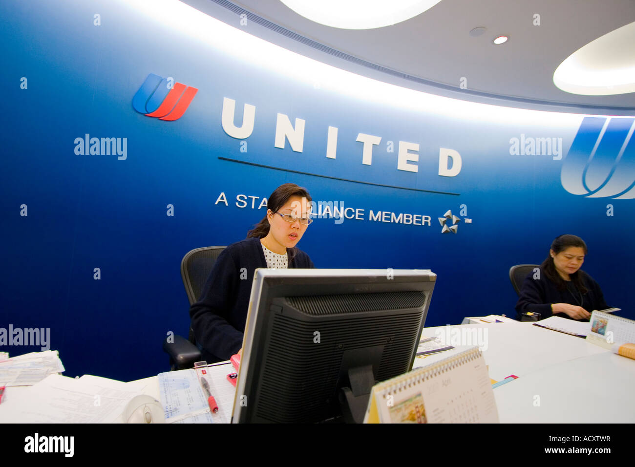 United Airlines Ticket Office Hong Kong Stock Photo Alamy