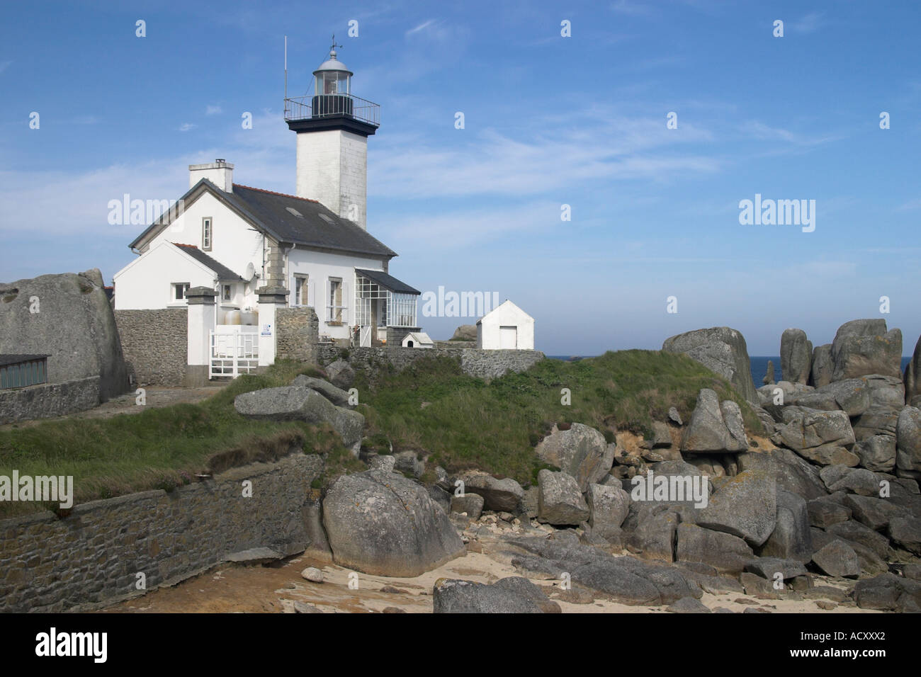 Phare de Pontusval Pointe Beg-Pol Brignogan Finisterre Lighthouse at Kerlouan Brittany France Stock Photo