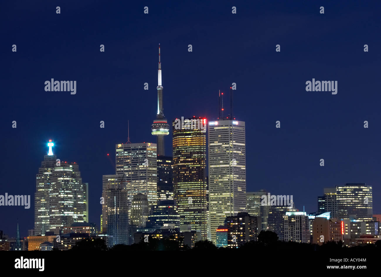 Skyline of Toronto at night, Canada Stock Photo - Alamy