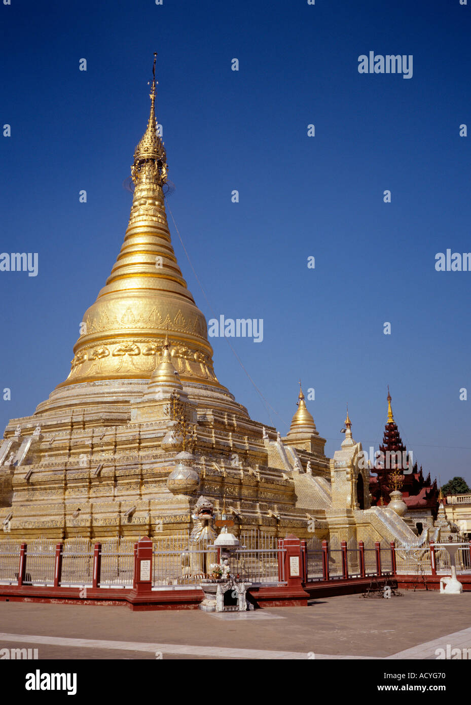Myanmar Mandalay Eindawya Pagoda Monastery buildings Stock Photo