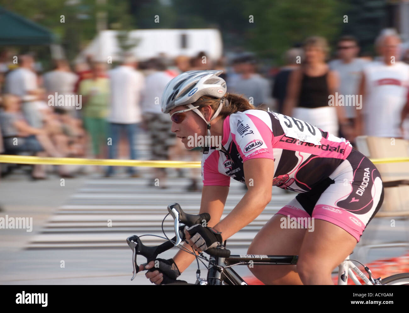 girls racing bike