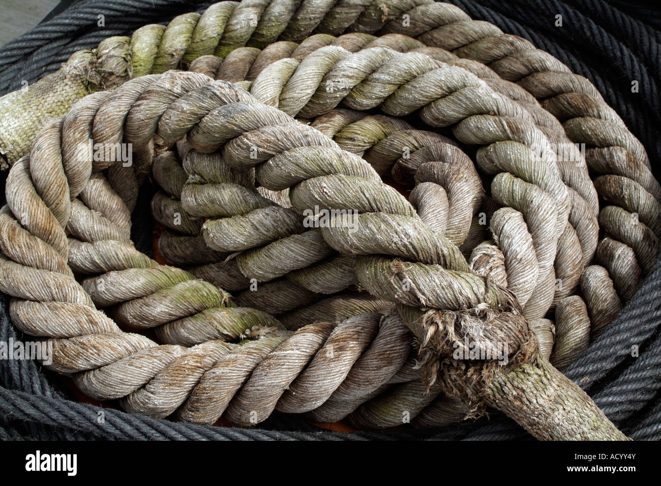 Ships rope hi-res stock photography and images - Alamy