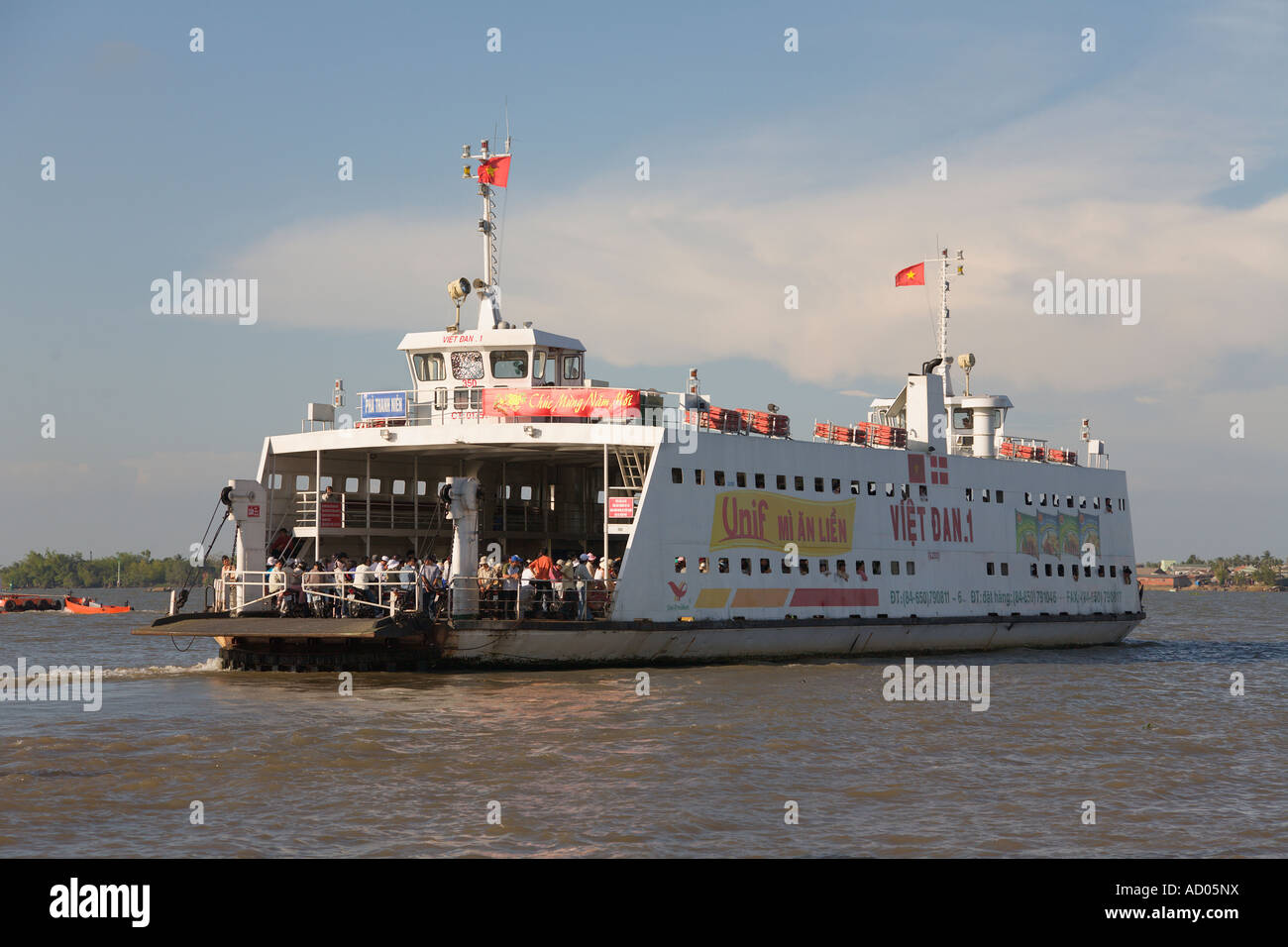 Delta vietnam ferry crossing hi-res stock photography and images - Alamy