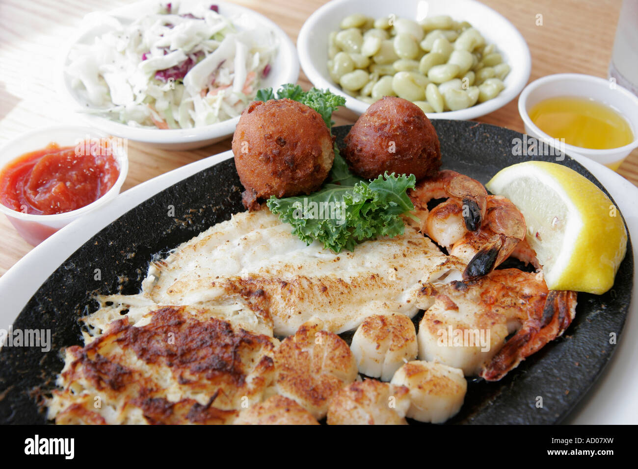 Broiled seafood platter hi-res stock photography and images - Alamy